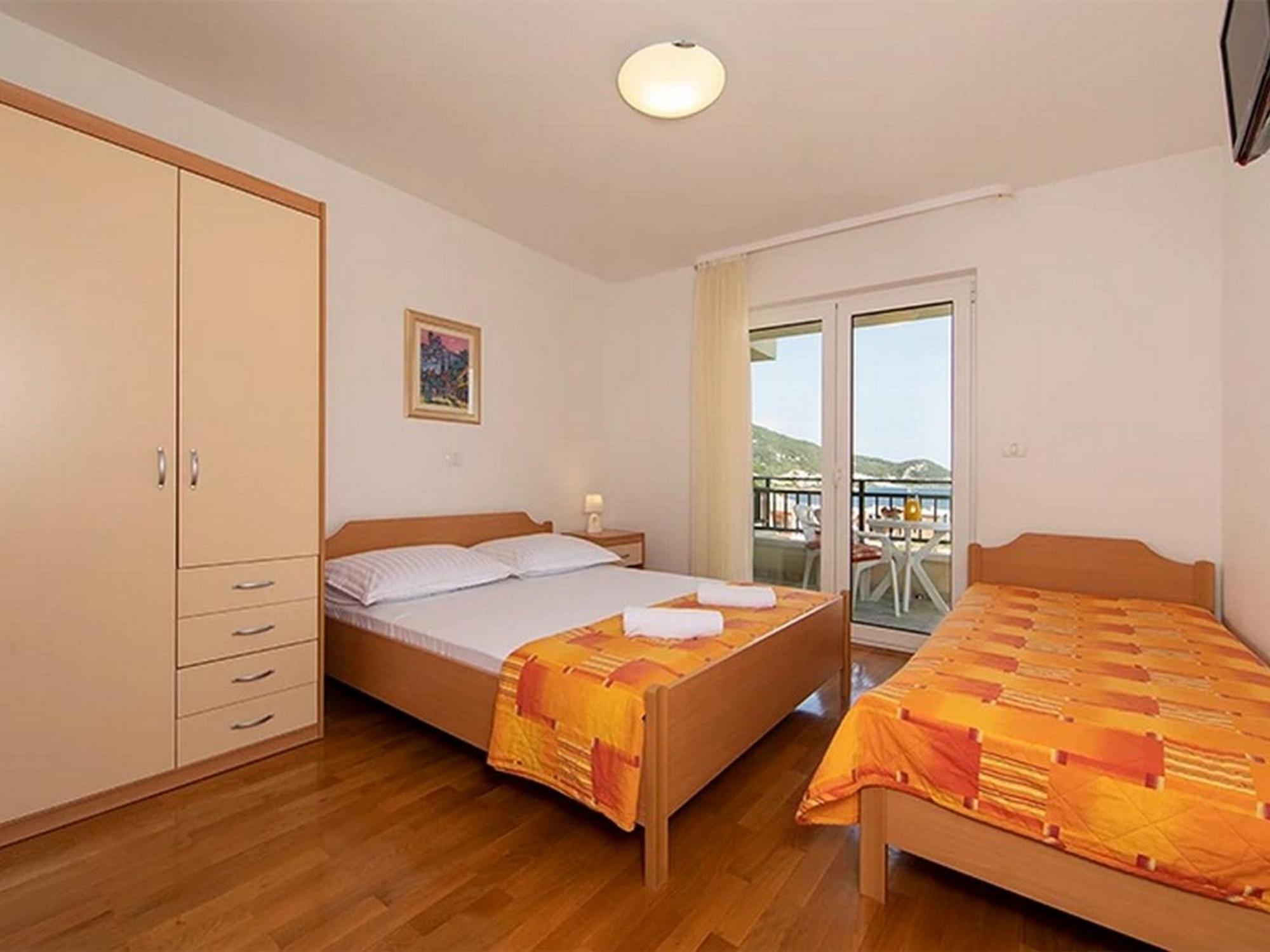 Apartments By The Sea Igrane, Makarska - 17292 Экстерьер фото