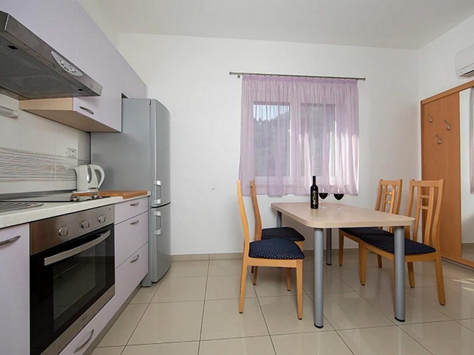 Apartments By The Sea Igrane, Makarska - 17292 Экстерьер фото