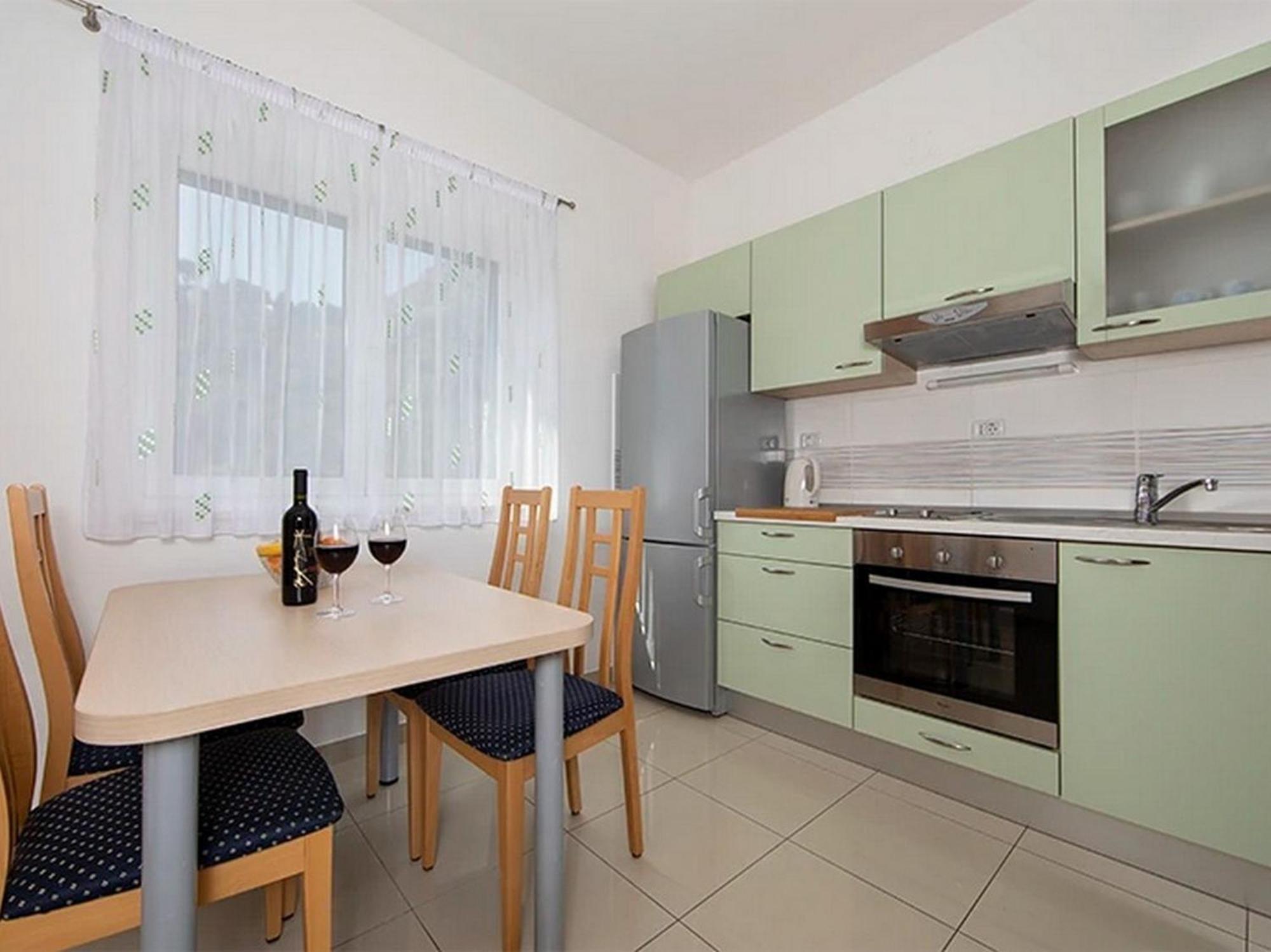 Apartments By The Sea Igrane, Makarska - 17292 Экстерьер фото