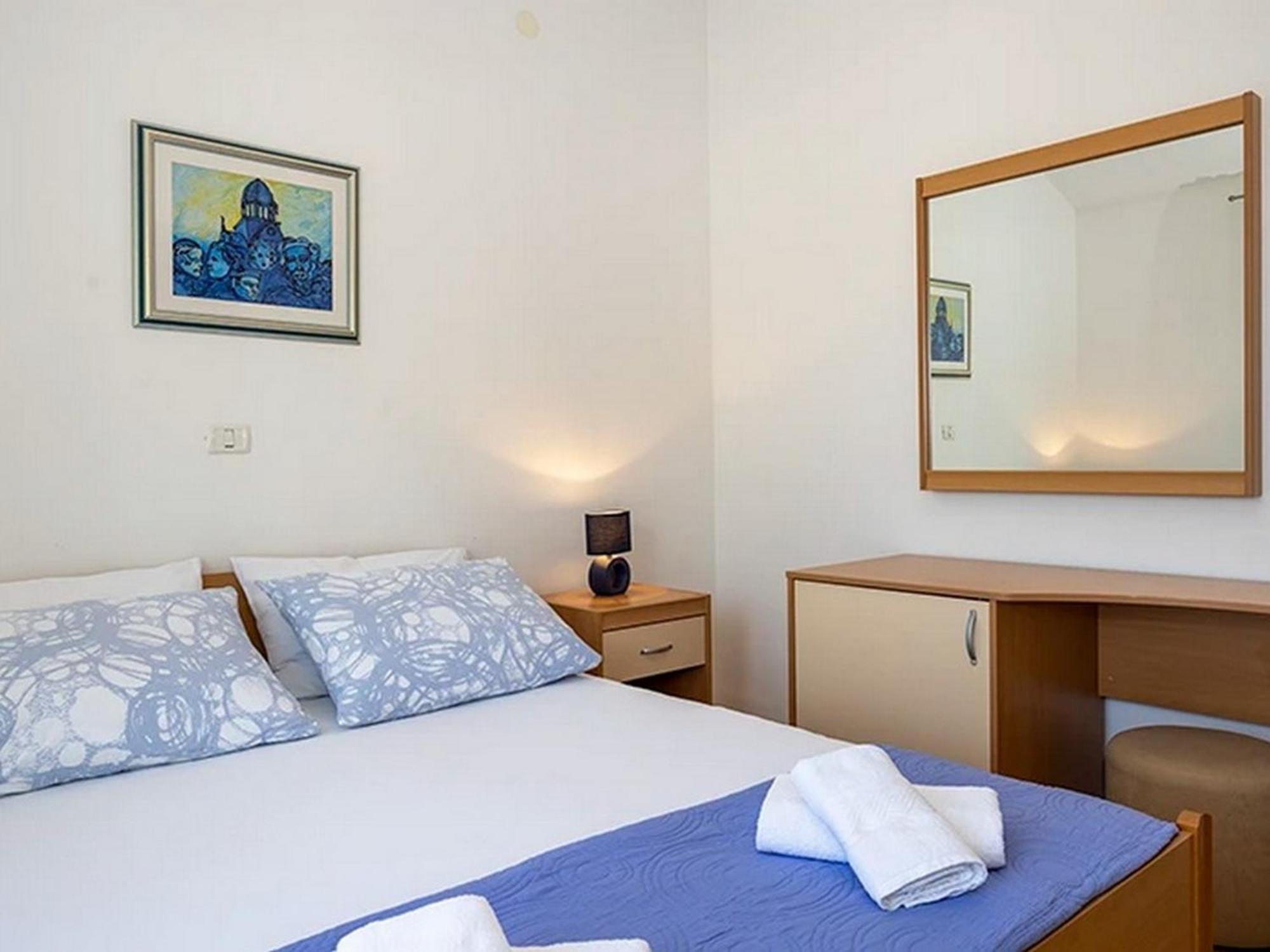 Apartments By The Sea Igrane, Makarska - 17292 Номер фото