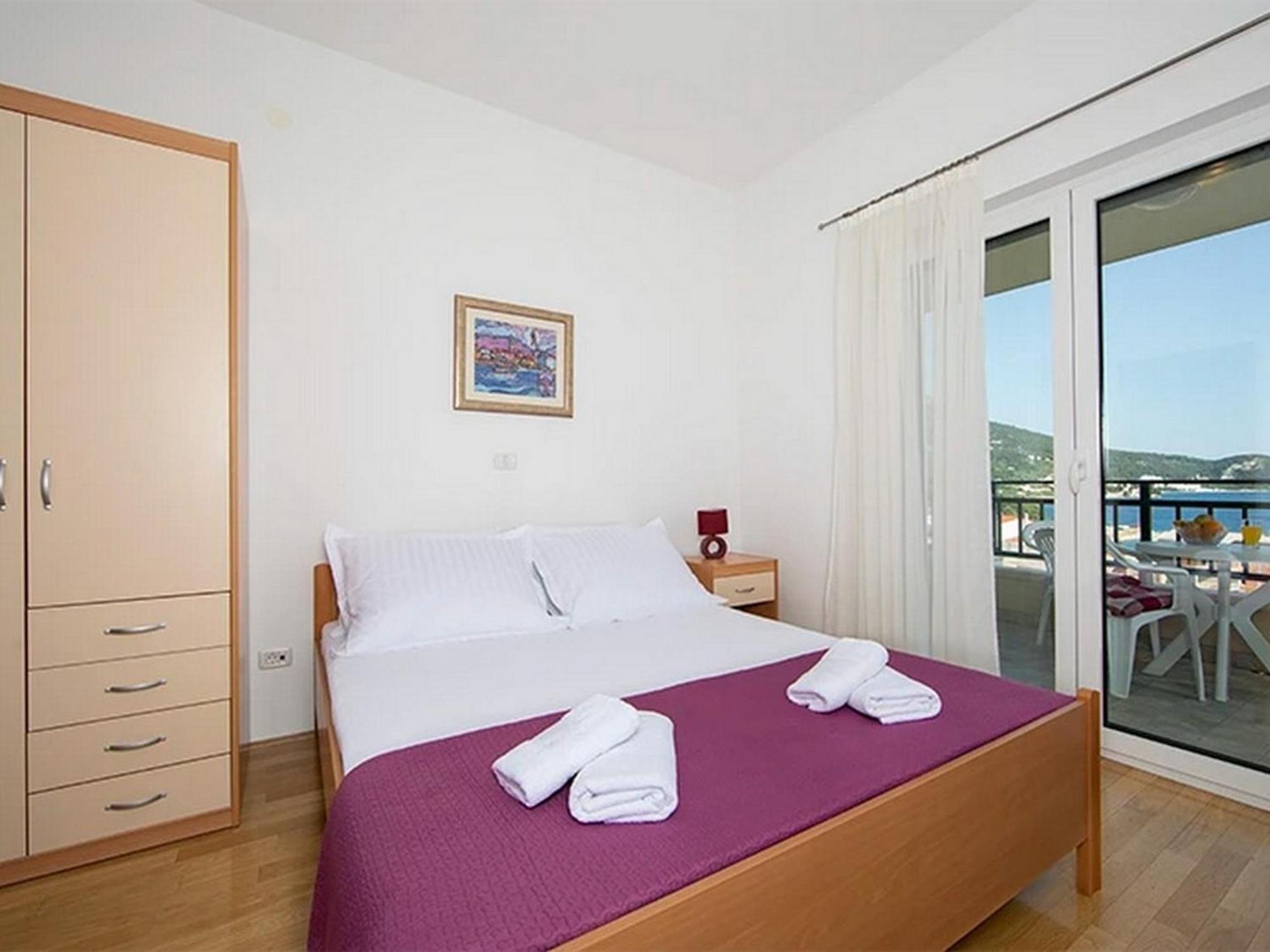 Apartments By The Sea Igrane, Makarska - 17292 Номер фото