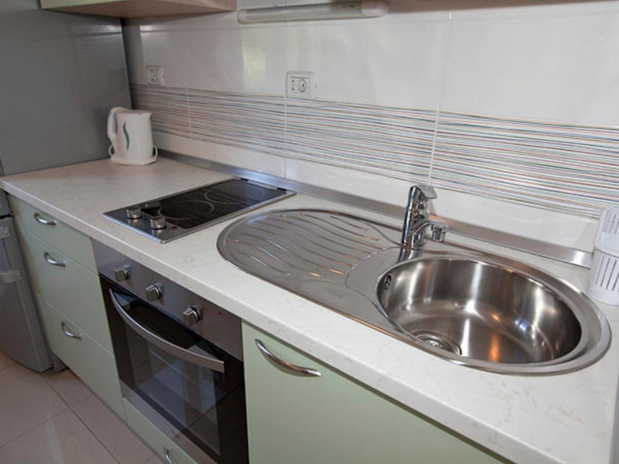 Apartments By The Sea Igrane, Makarska - 17292 Номер фото